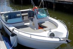 8 person bowrider hire boat view from the bow